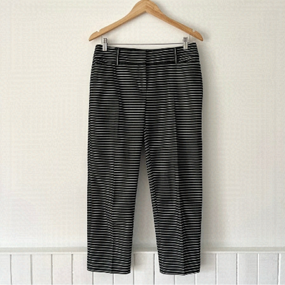 Ann Taylor Loft Julie Navy & White Striped Cropped Riviera Capri Pants Size 6 - Picture 1 of 14